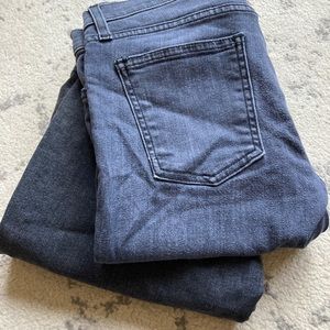 Set of 2 Current/Elliott Black Moto Skinny Jeans Zipper Ankles/Pockets & grey 28